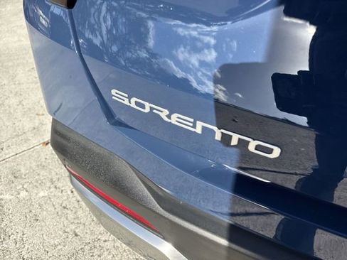 Used 2025 Kia Sorento S w/ Panoramic Sunroof Package image 26