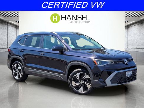 Certified 2025 Volkswagen Taos SE AWD/4WD image 1
