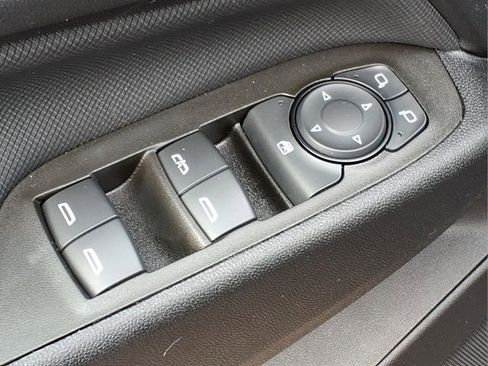 Used 2023 Chevrolet Equinox RS w/ LPO, Floor Liner Package AWD/4WD image 16