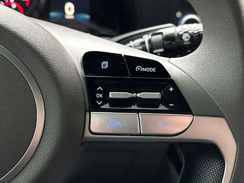 Used 2021 Hyundai Elantra SEL image 16