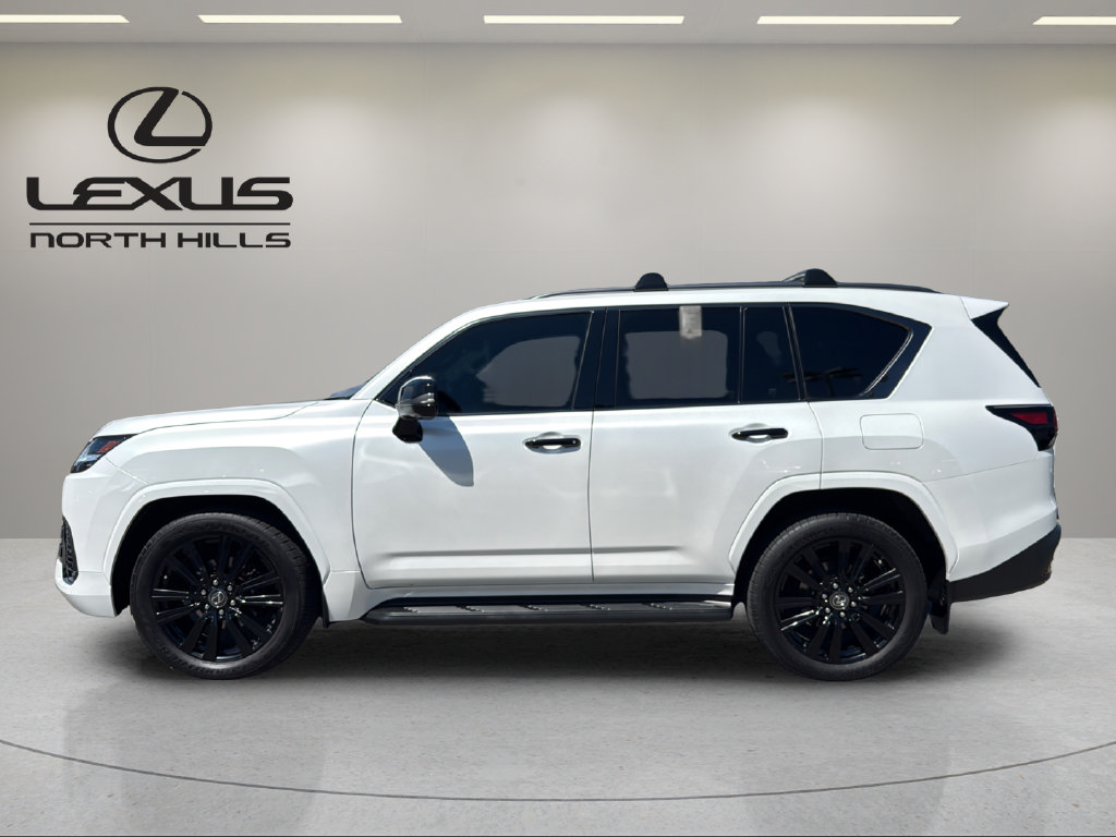 Used 2023 Lexus LX 600 4WD w/ Appearance Package image 9