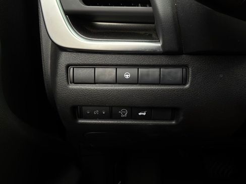Used 2025 Nissan Rogue SV AWD/4WD image 25
