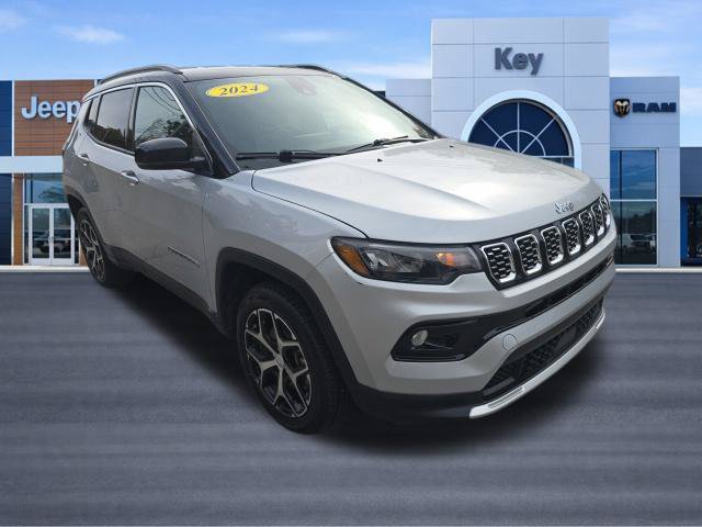 Used 2024 Jeep Compass Limited AWD/4WD image 3