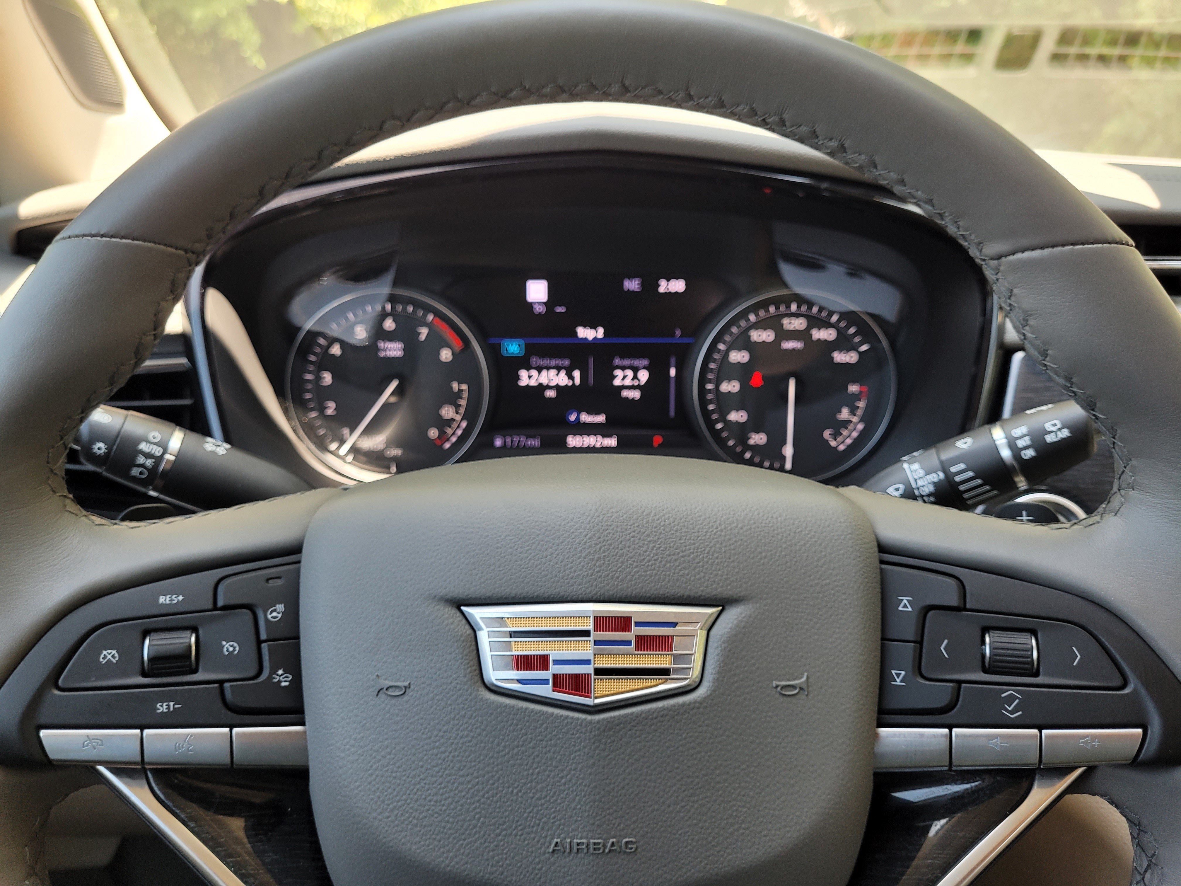 Used 2024 Cadillac XT6 Premium Luxury w/ Technology Package FWD image 20
