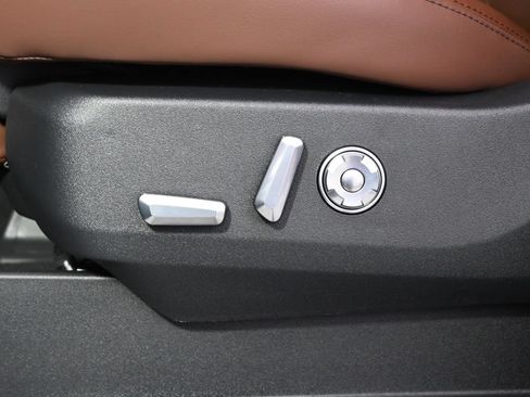 New 2026 Lincoln Navigator L Reserve AWD/4WD image 14