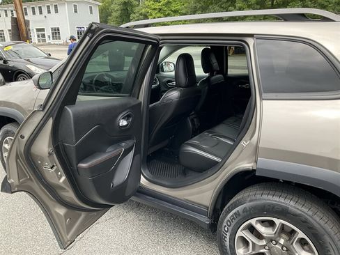 Used 2021 Jeep Cherokee Trailhawk w/ Premium Leather Package AWD/4WD image 14