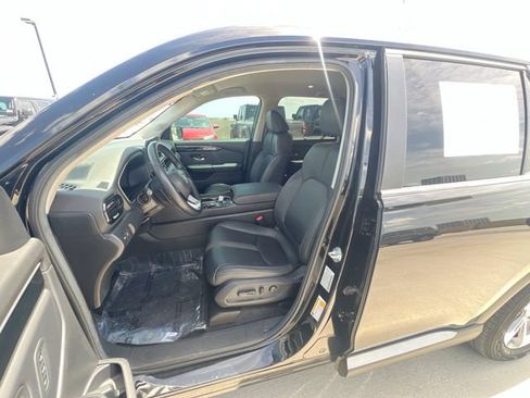 Used 2025 Honda Pilot EX-L image 14