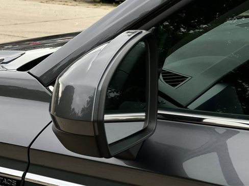 Used 2024 Volkswagen Taos SE w/ Panoramic Sunroof Package FWD image 23