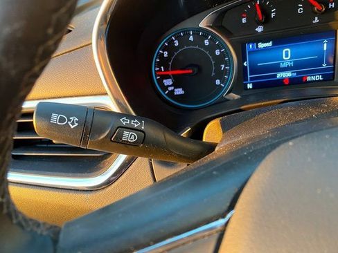Used 2024 Chevrolet Equinox LT FWD image 28