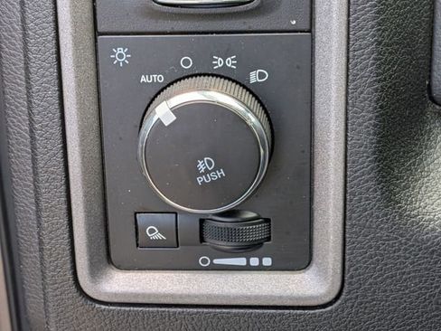 Used 2018 RAM 1500 Express w/ Express Value Package AWD/4WD image 18