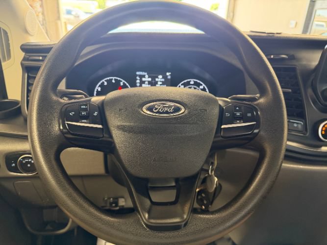 Used 2022 Ford Transit 350 DRW RWD image 19