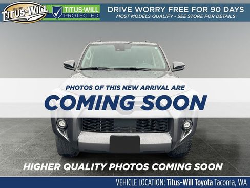 Used 2022 Toyota 4Runner SR5 Premium w/ Moonroof Package image 2