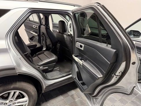 Used 2023 Ford Explorer XLT w/ Equipment Group 202A image 23