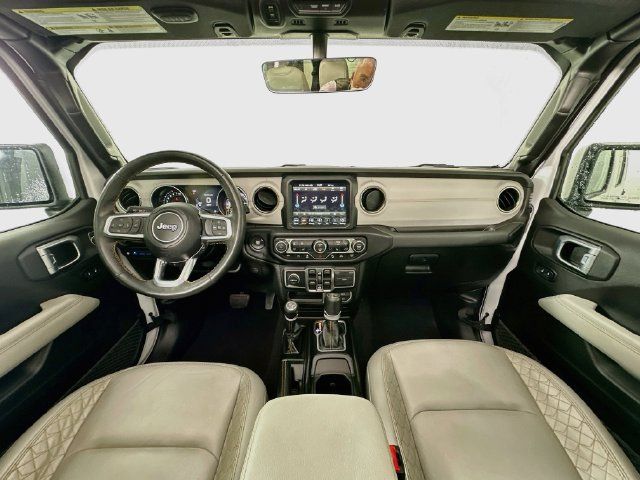 Used 2023 Jeep Wrangler Unlimited Sahara AWD/4WD image 3