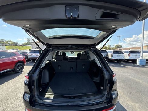 Used 2023 Jeep Grand Cherokee Laredo image 28