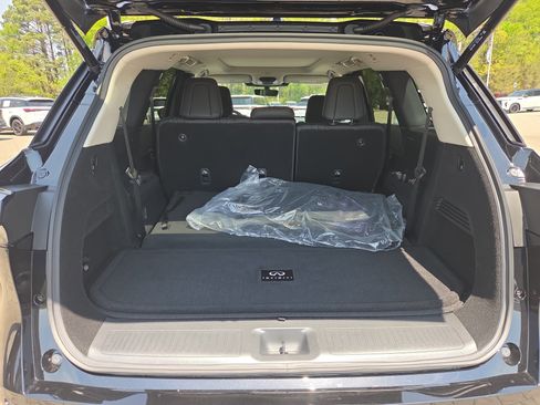 Used 2026 INFINITI QX60 Luxe w/ Cargo Package image 9