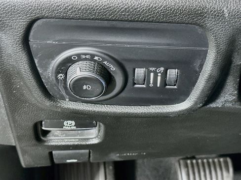 Used 2023 Jeep Grand Cherokee L Limited AWD/4WD image 17