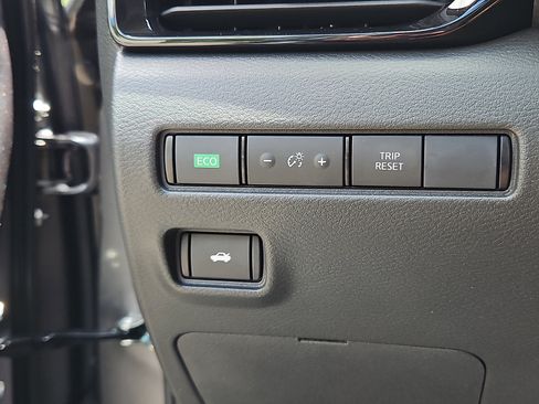 Certified 2025 Nissan Sentra SV w/ All-Weather Package FWD image 25