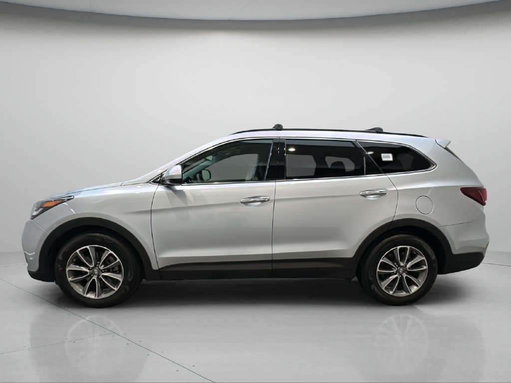 Used 2017 Hyundai Santa Fe SE AWD/4WD image 3