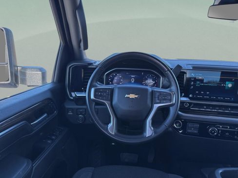Used 2024 Chevrolet Silverado 2500 LT image 11