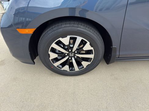 New 2026 Honda Odyssey EX-L image 9