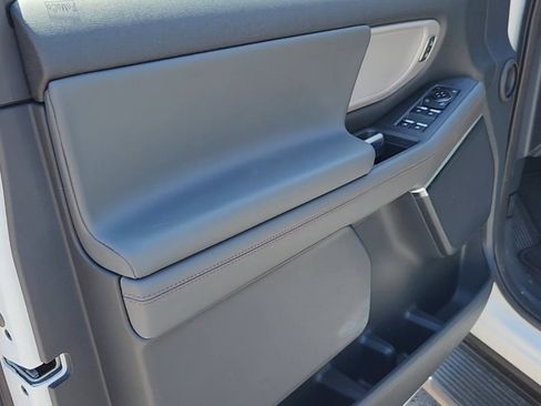 New 2025 Ford Expedition Active image 14