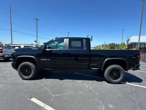 New 2026 Chevrolet Silverado 2500 ZR2 AWD/4WD image 9