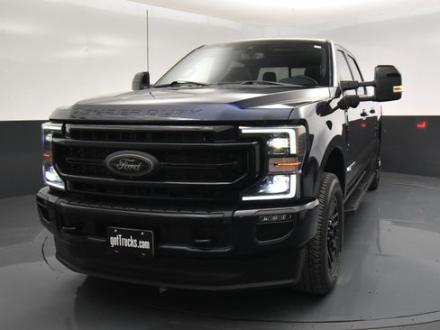 Used 2022 Ford F250 Lariat w/ Black Appearance Package image 2