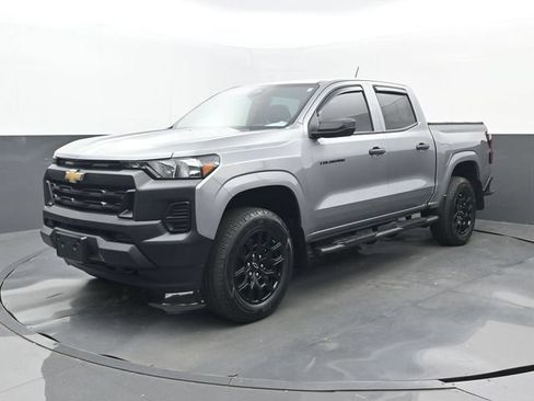Used 2025 Chevrolet Colorado W/T w/ WT Custom Package AWD/4WD image 25
