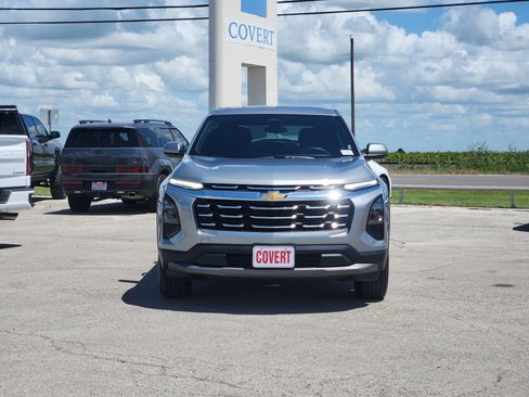 Used 2026 Chevrolet Equinox LT FWD image 2