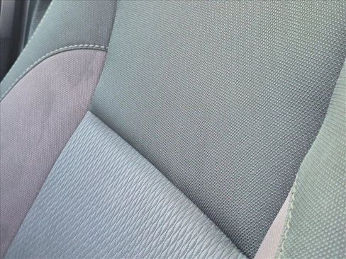 Used 2018 Toyota Corolla LE FWD image 22