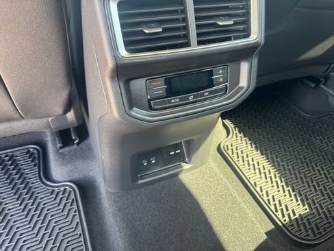 New 2026 Volkswagen Atlas SE FWD image 12