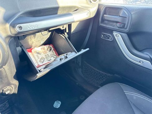 Used 2014 Jeep Wrangler Unlimited Sahara w/ Dual Top Group image 20