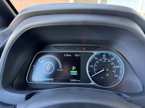 Used 2022 Nissan Leaf SV image 17