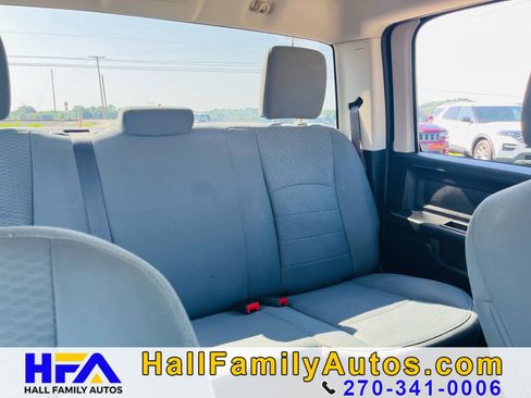 Used 2017 RAM 1500 Express image 32