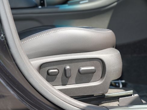 Used 2016 Ford Taurus SHO AWD/4WD image 30