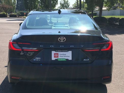 Used 2025 Toyota Camry XLE w/ Premium Package AWD/4WD image 5