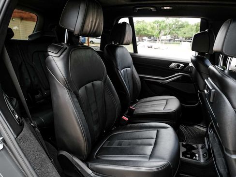 Used 2022 BMW X7 M50i w/ Executive Package AWD/4WD image 33