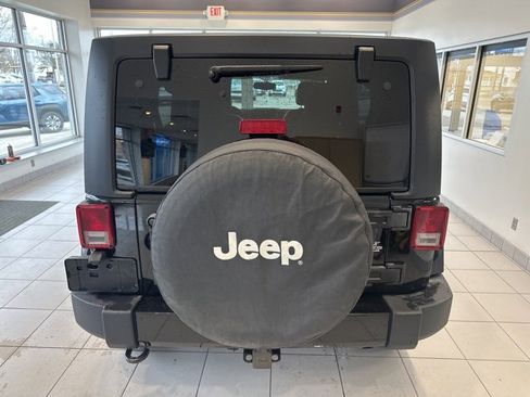 Used 2018 Jeep Wrangler Unlimited Sahara w/ Dual Top Group image 5