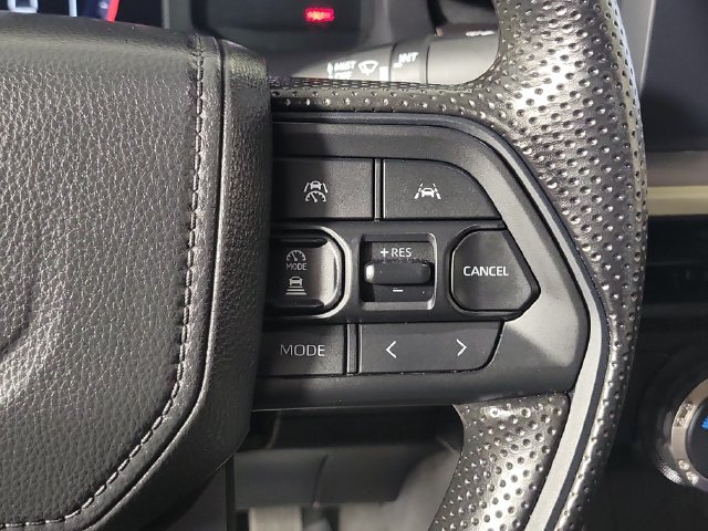 Used 2025 Toyota Tacoma SR5 AWD/4WD image 25