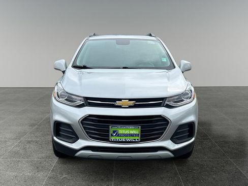 Used 2022 Chevrolet Trax LT w/ Driver Confidence Package image 2