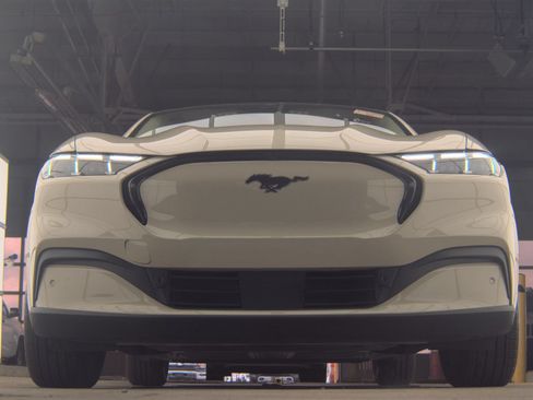Used 2025 Ford Mustang Mach-E Premium AWD/4WD image 3