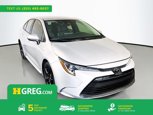 Used 2024 Toyota Corolla LE FWD image 1
