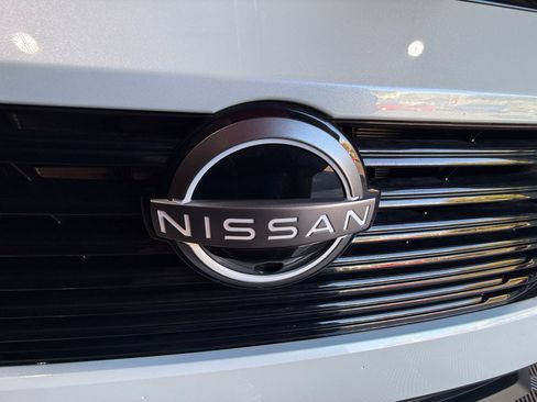 Certified 2025 Nissan Murano SV image 23