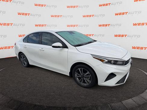 Used 2023 Kia Forte LXS w/ LXS Technology Package FWD image 7
