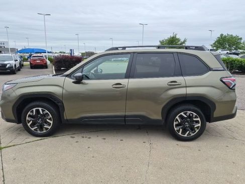 Certified 2025 Subaru Forester Premium AWD/4WD image 9