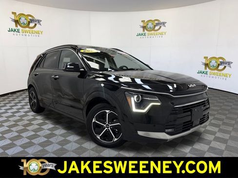 Used 2023 Kia Niro SX image 1
