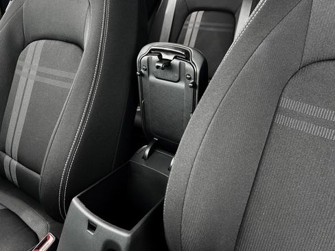 New 2025 Hyundai Venue SEL image 27