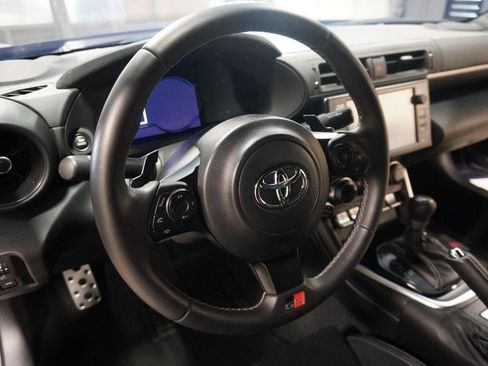 Used 2023 Toyota GR86 Premium RWD image 9