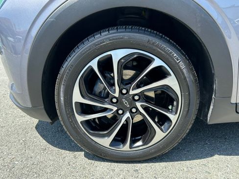 Used 2023 Chevrolet Bolt EUV Premier FWD image 59